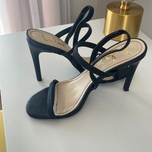 Lulu’s black heels size 7.5
